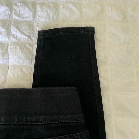 Old Navy black pull on skinny denim - Picture 7 of 9